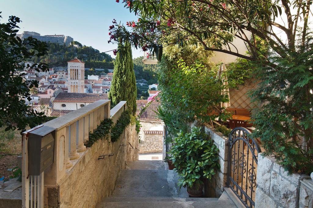 Apartment Dubica Hvar Town Luaran gambar